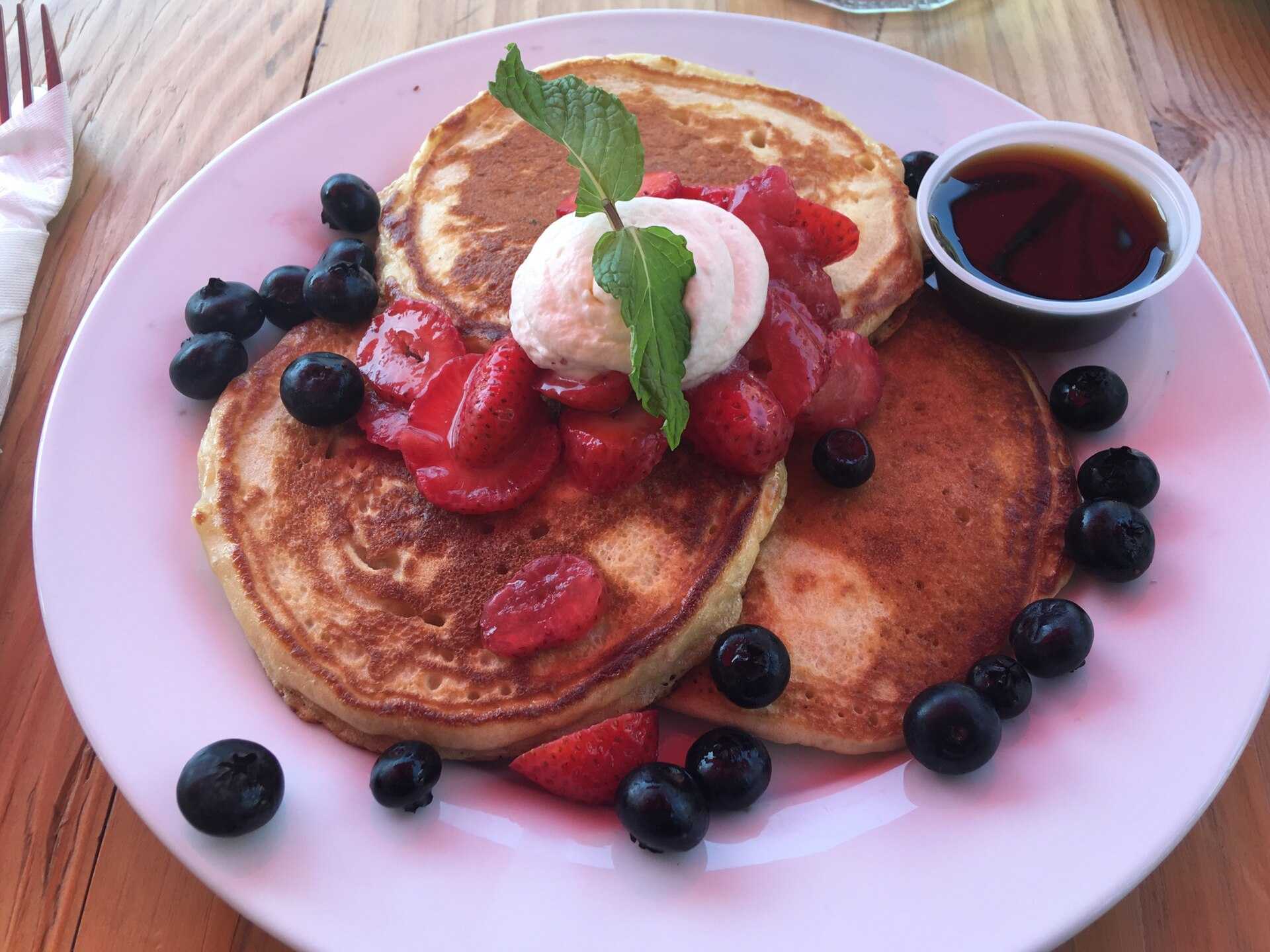Pancakes with berries
