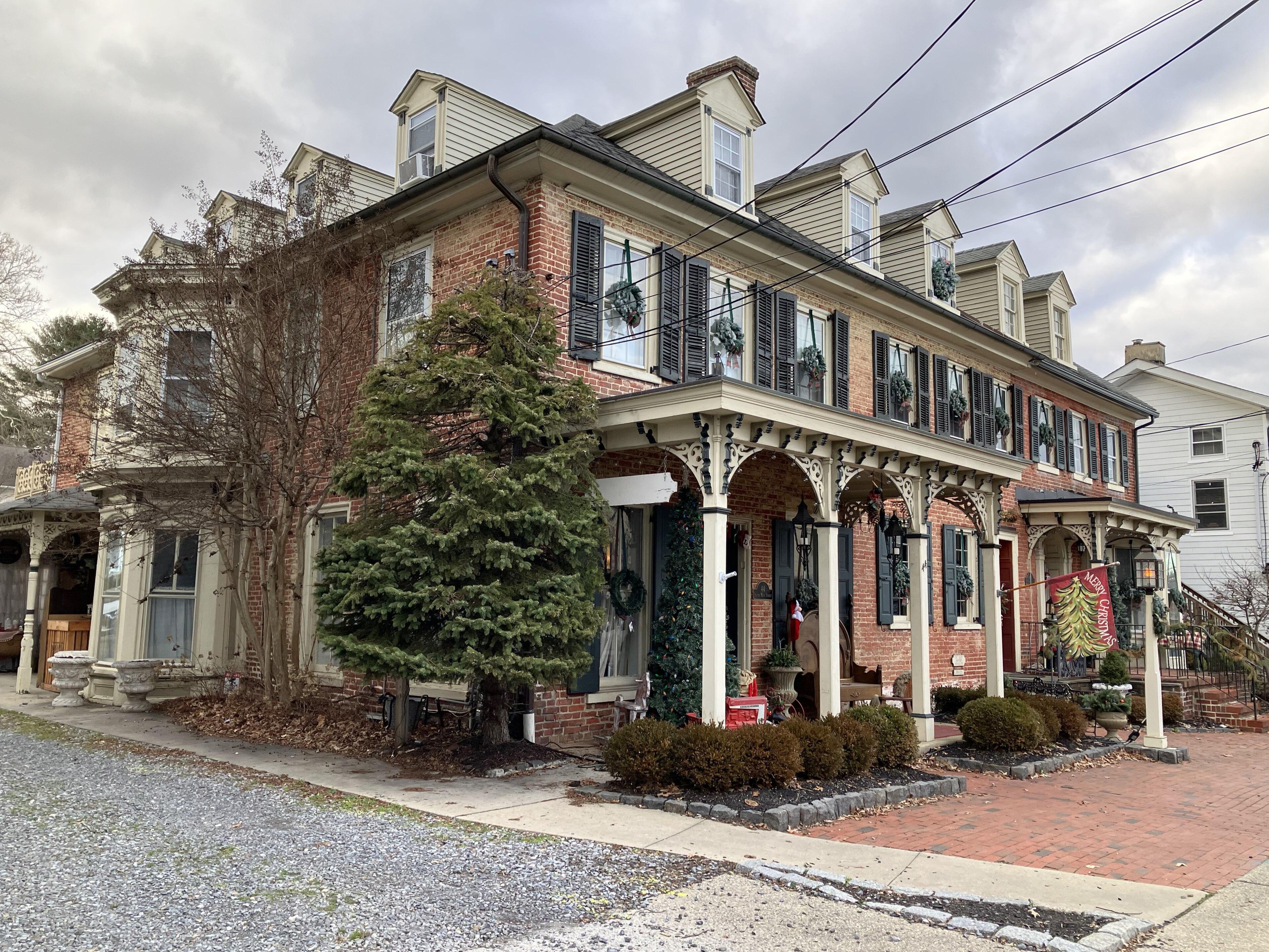 The Brick Row on South Main Street, Federal-style houses from 1771 to about 1830