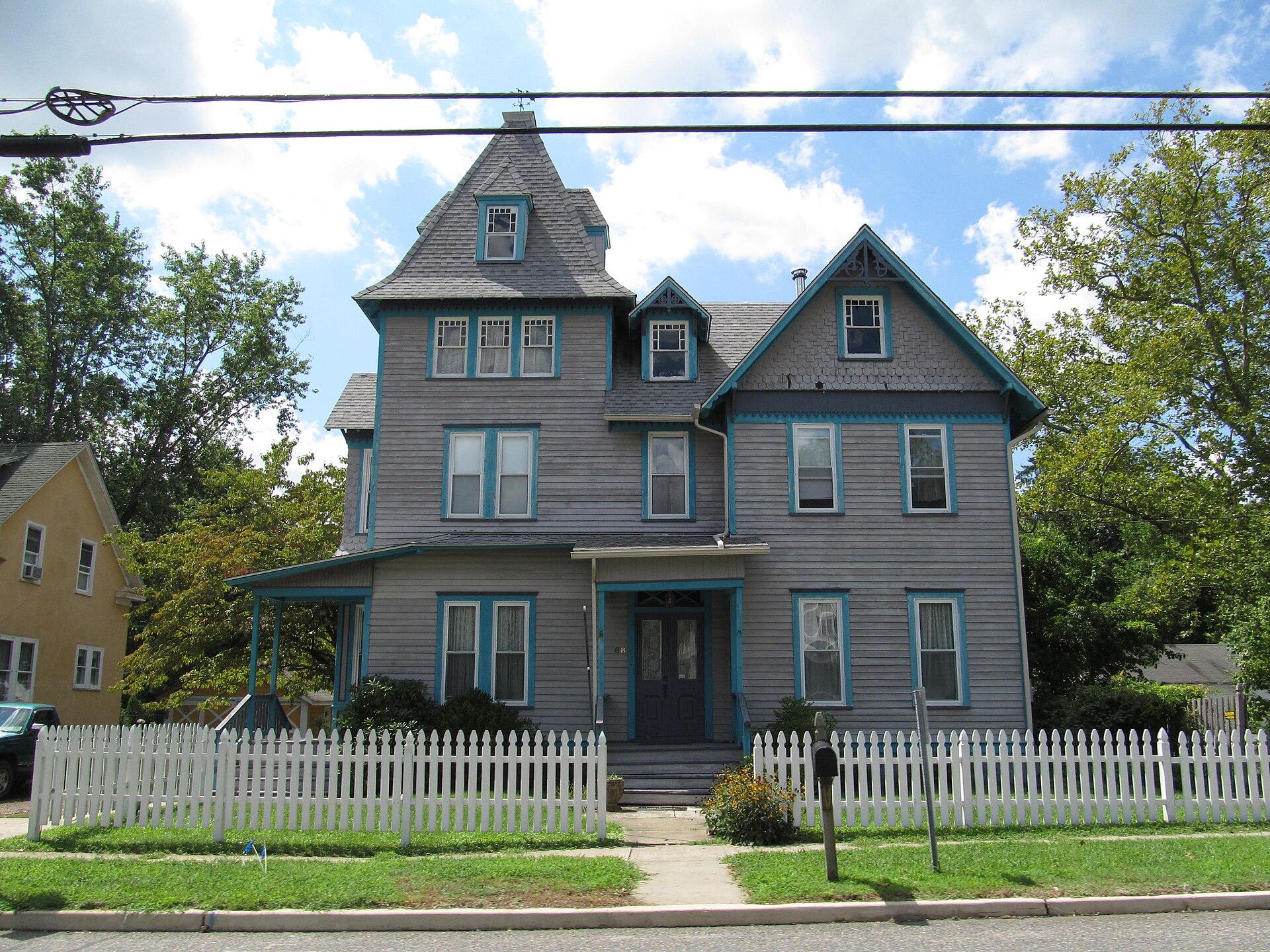 A Queen Anne house on Main Street